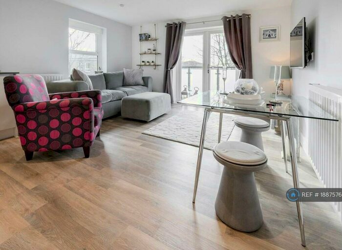 2 Bedroom Flat To Rent In Wilkes Close, London, NW7