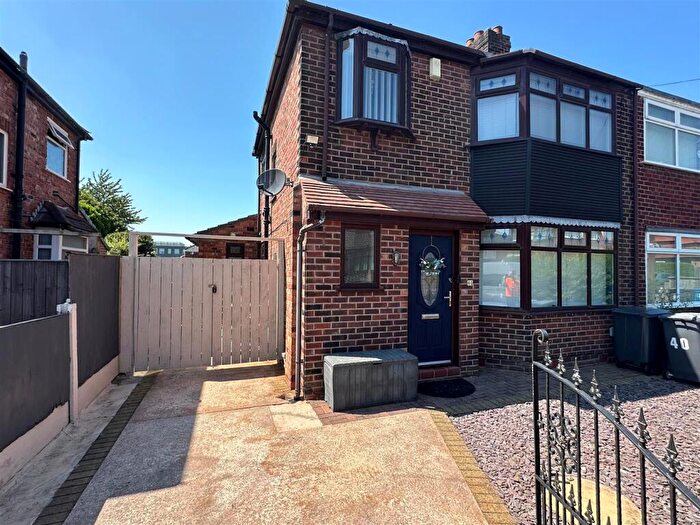 3 Bedroom Semi-Detached House For Sale In Fernlea Crescent, Swinton, Manchester, M27