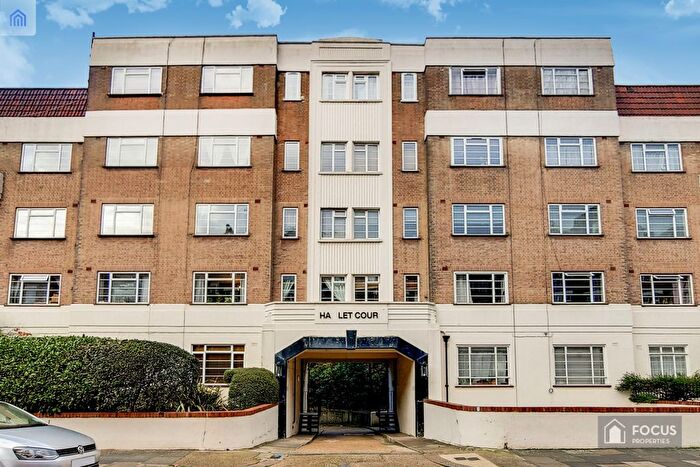 2 Bedroom Flat To Rent In Hamlet Gardens, London, W6