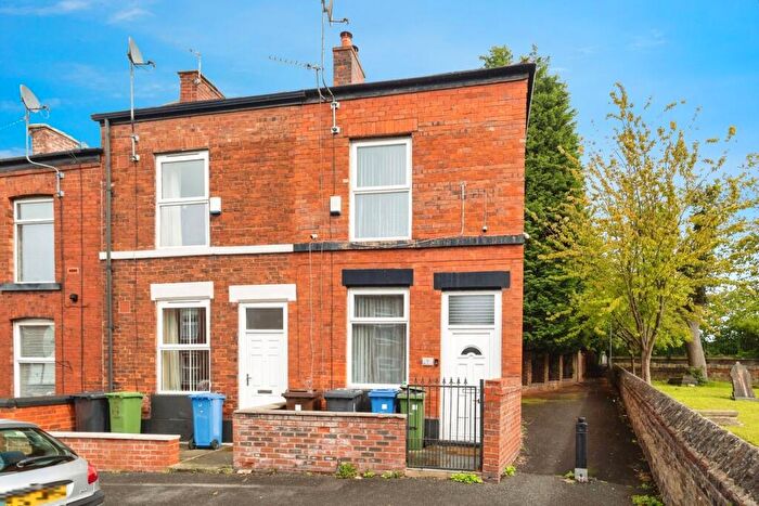 2 Bedroom End Of Terrace House For Sale In Boston Street, Hyde, Greater Manchester, SK14