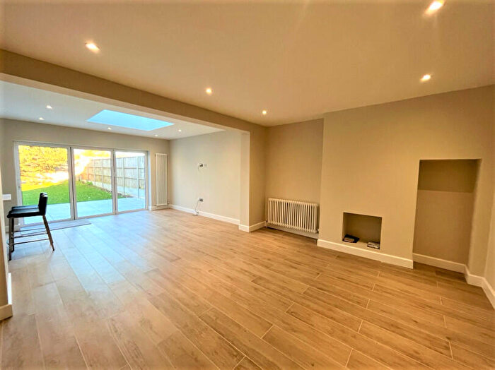 4 Bedroom End Of Terrace House To Rent In Southlands Road, Bromley, Kent, BR2