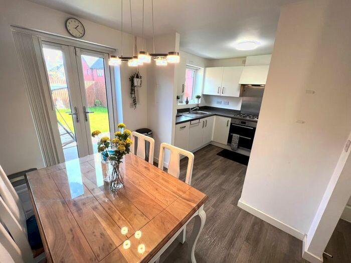 3 Bedroom Semi-Detached House To Rent In Dewy Meadow Road, Salford, M6