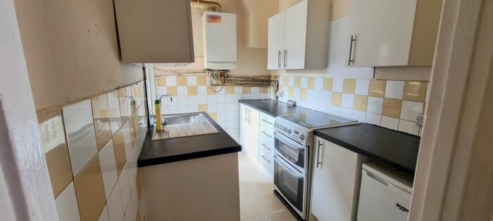 1 Bedroom Flat To Rent In Hampton Road, Ilford, IG1