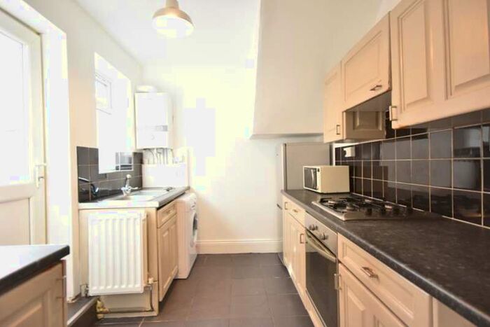 2 Bedroom Ground Flat To Rent In Stratford Grove West, Heaton, NE6