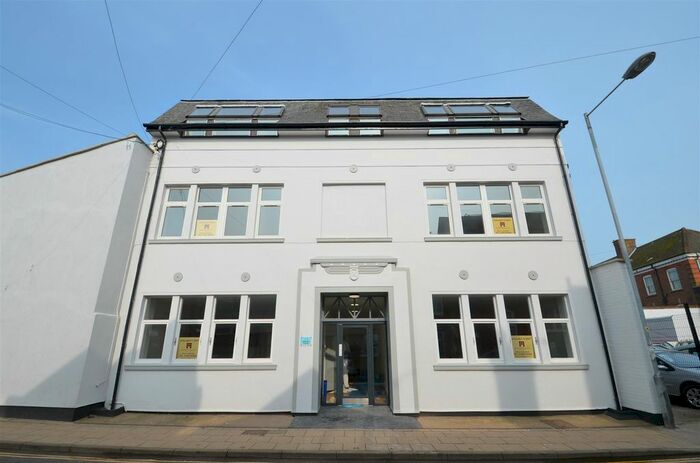 2 Bedroom Flat To Rent In Deneside, Great Yarmouth, NR30