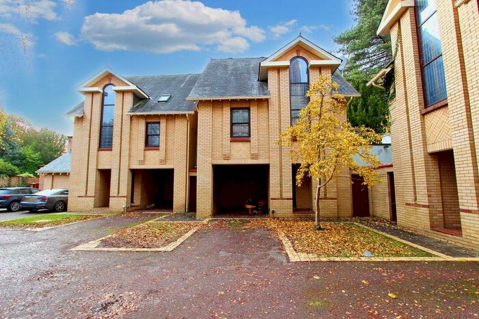 4 Bedroom Detached House To Rent In St Margarets Road, Bowdon, WA14