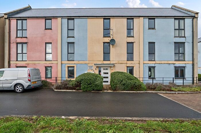 2 Bedroom Flat For Sale In Whitsun Leaze, Patchway, Bristol, BS34