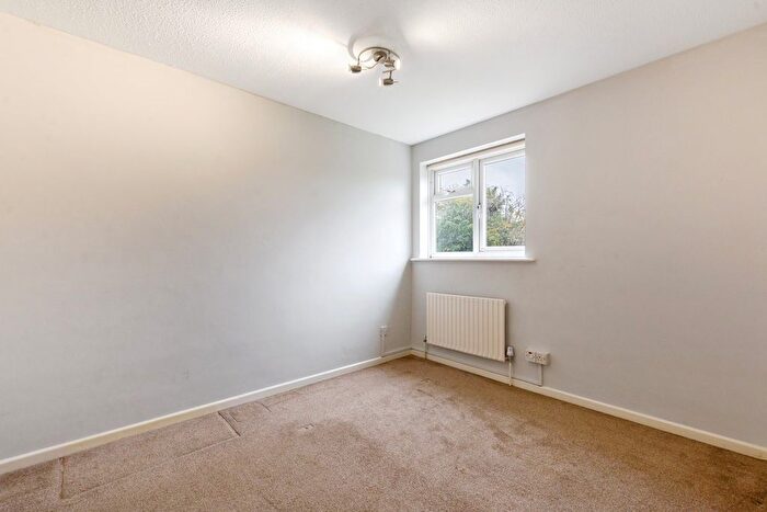 3 Bedroom Terraced House For Sale In Sherwood Close, Bexley, DA5