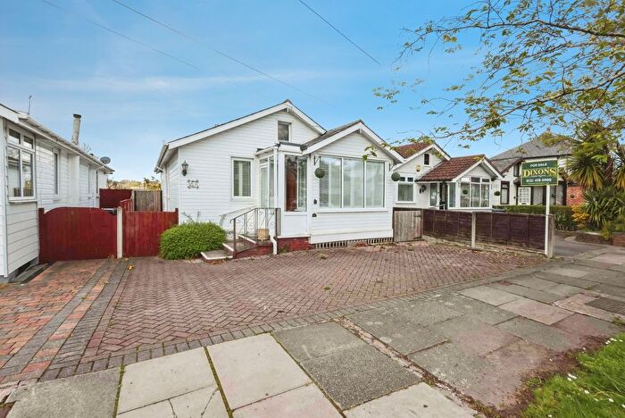 2 Bedroom Bungalow For Sale In Central Avenue, Birmingham, West Midlands, B31