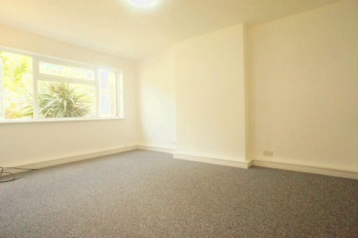 2 Bedroom Flat To Rent In Churchill Terrace, Chingford, London E4