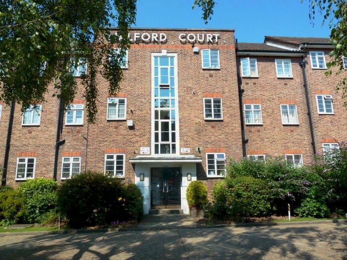 2 Bedroom Apartment To Rent In Malford Court, The Drive, South Woodford, E18