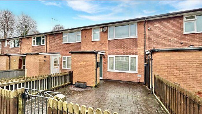 2 Bedroom Detached House For Sale In Clevedon Road, Chadderton, Oldham, OL9