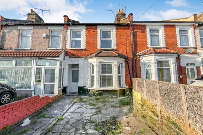5 Bedroom Terraced House For Sale In Empress Avenue, Ilford, IG1