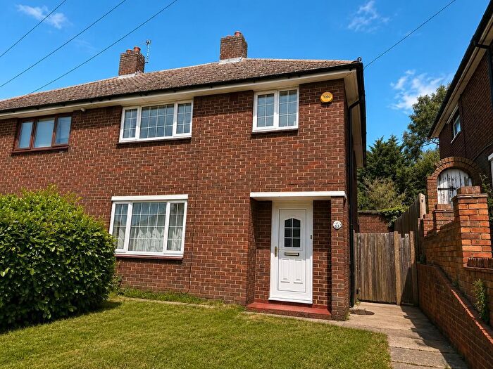 3 Bedroom Semi Detached House For Sale In Brow Crescent, Orpington, Kent, BR5