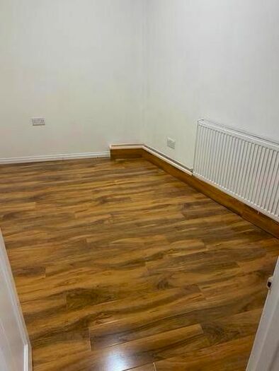 2 Bedroom Bungalow To Rent In Carswell Close, Ilford, Essex IG4