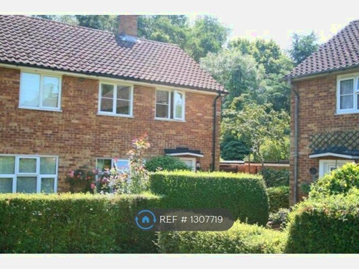 2 Bedroom Semi-Detached House To Rent In Little Dell, Welwyn Garden City AL8
