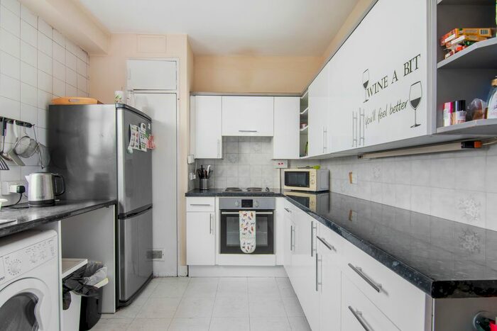 3 Bedroom Flat To Rent In Howley Place, Paddington, W2