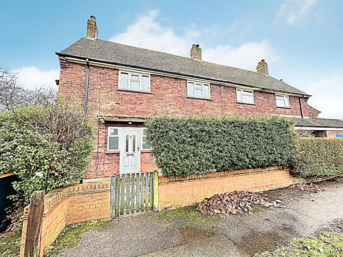 4 Bedroom End Of Terrace House To Rent In Alamein Avenue, Bedford, MK42