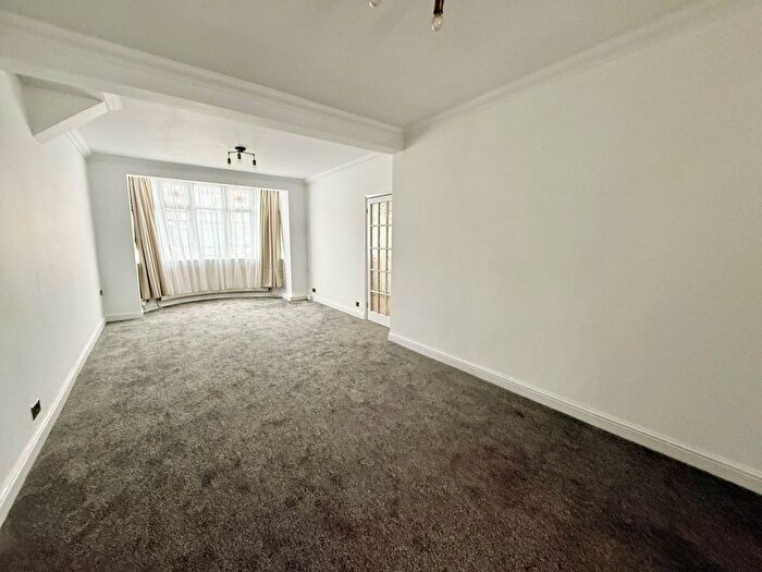 3 Bedroom Terraced House To Rent In Havering Gardens, Romford, RM6
