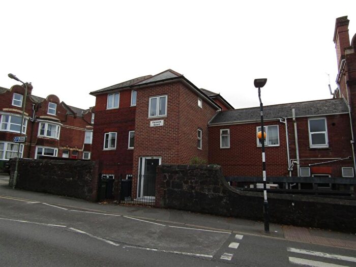 2 Bedroom Apartment To Rent In Queens Crescent, Exeter, EX4