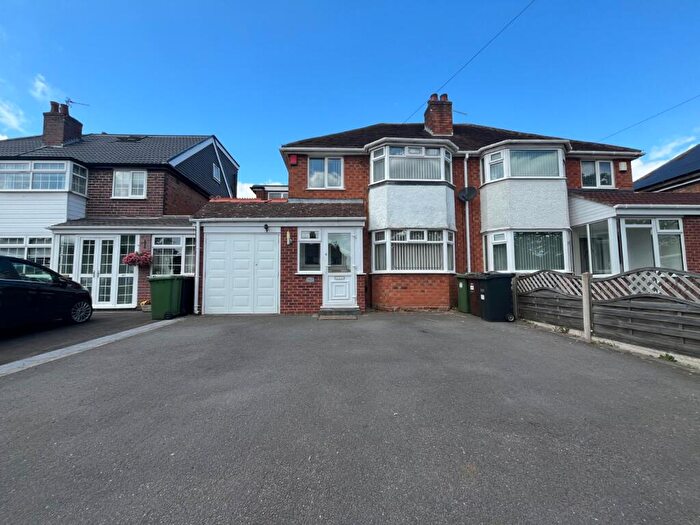 4 Bedroom Semi-Detached House To Rent In Damson Lane, Solihull, West Midlands, B92