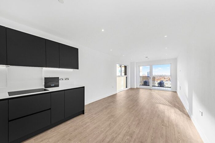 2 Bedroom Flat To Rent In Jargonelle House, Pavana Square Brentford, TW8