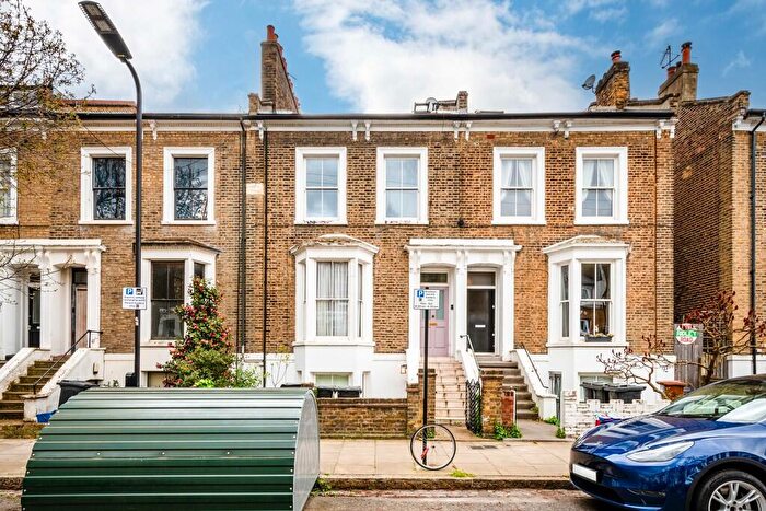 2 Bedroom Flat For Sale In Forest Road, E8