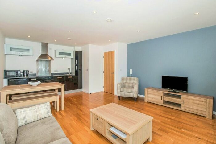 1 Bedroom Apartment To Rent In Gateway East, Marsh Lane, LS9