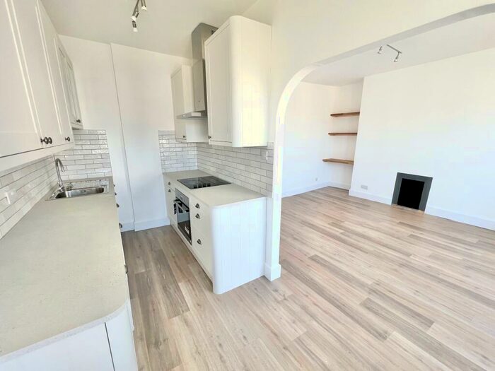 1 Bedroom Apartment To Rent In New Steine, Brighton, BN2
