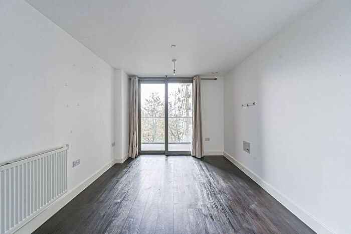 1 Bedroom Flat To Rent In Loampit Vale, Lewisham, London, SE13