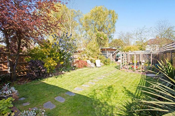 5 Bedroom Semi-Detached House To Rent In Arundel Road Kingston Upon Thames, KT1