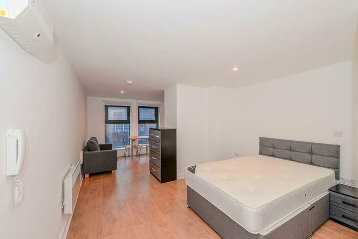 Apartment To Rent In Wolstenholme Square, Liverpool, L1