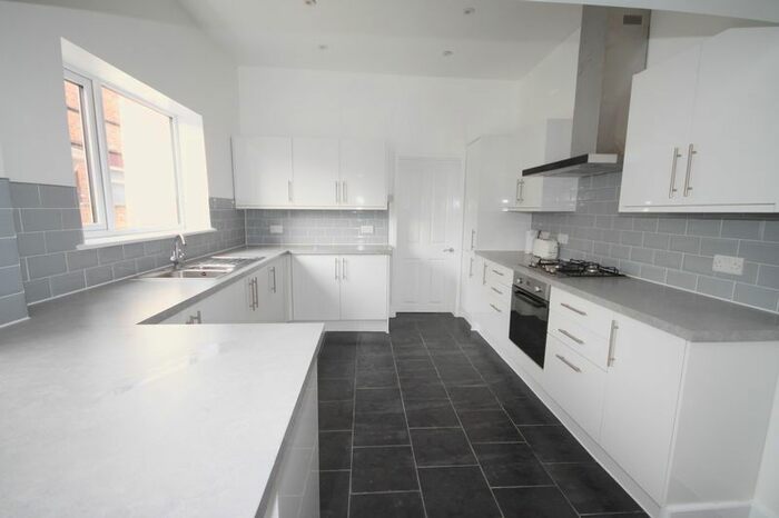 2 Bedroom Terraced House To Rent In Ainslie Street, Grimsby, DN32