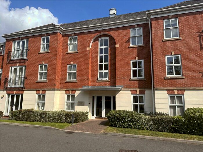 2 Bedroom Flat To Rent In Priory Walk, Hinckley, Leicestershire, LE10
