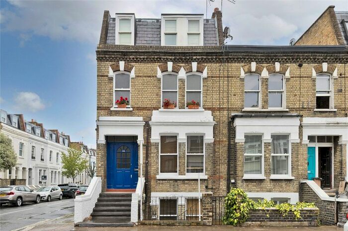 2 Bedroom Flat To Rent In Munster Road, London, SW6