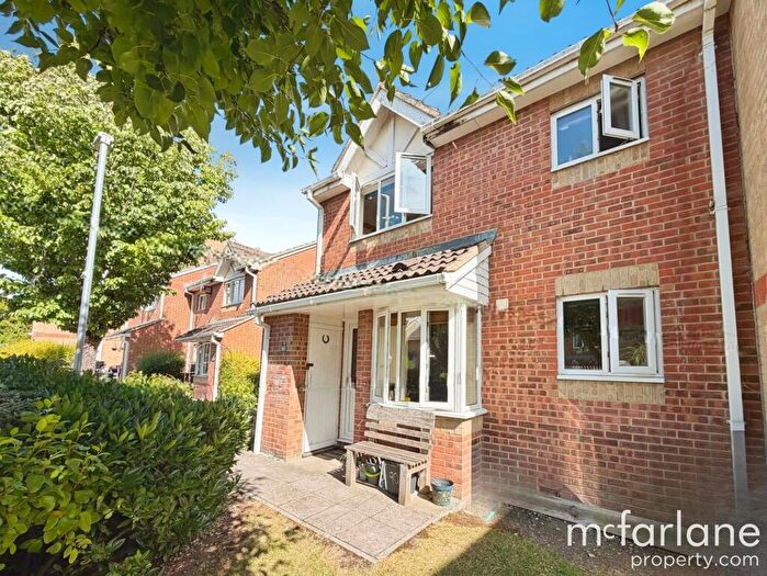 1 Bedroom End Of Terrace House For Sale In Barnum Court, Swindon, SN2