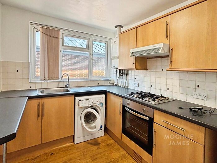 1 Bedroom Flat To Rent In Newport Road, Roath, Cardiff, CF24