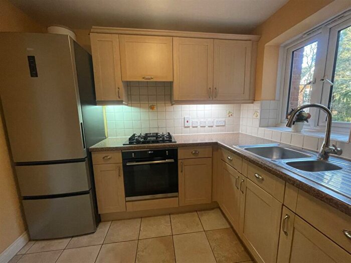 1 Bedroom Flat To Rent In Lefroy Park, Fleet, GU51