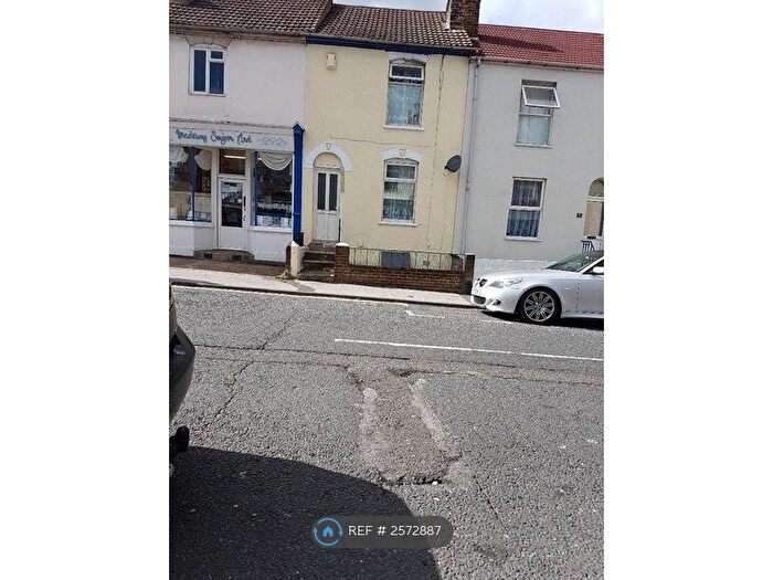 4 Bedroom Terraced House To Rent In Canterbury Street, Gillingham, ME7
