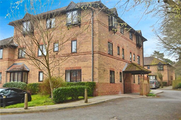 2 Bedroom Apartment To Rent In St Swithins Court, Polehampton Close, Twyford, Berkshire, RG10