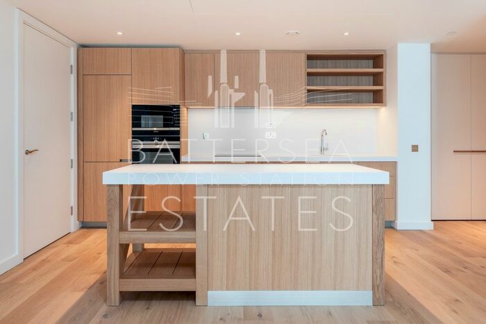 3 Bedroom Flat To Rent In L-, Prospect Way, Battersea, SW11