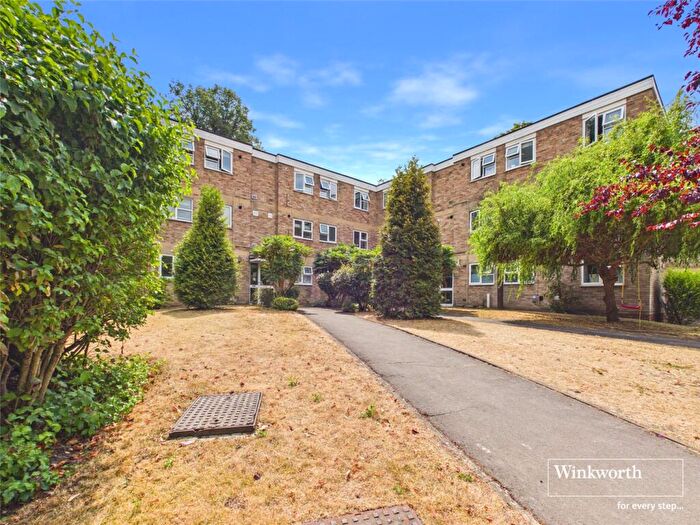 2 Bedroom Apartment To Rent In Malvern Court, Addington Road, Reading, Berkshire, RG1