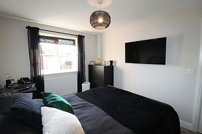 2 Bedroom Flat For Sale In Falconer Way, Treeton, Rotherham, S60