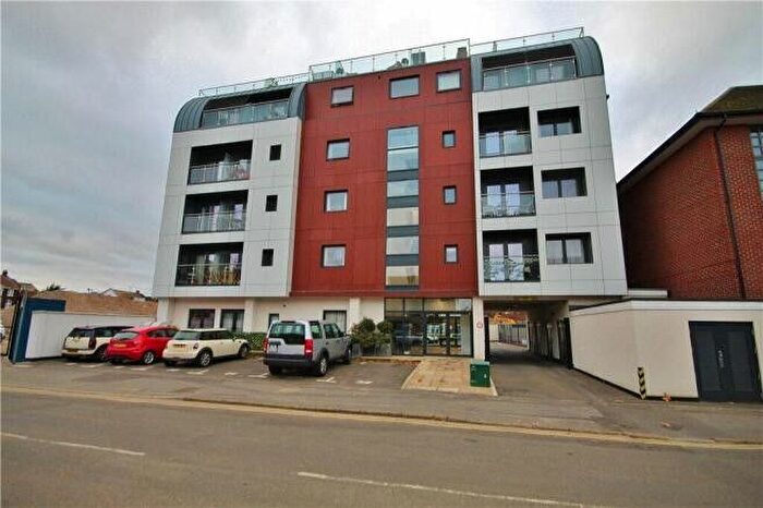 1 Bedroom Flat To Rent In West Byfleet, Surrey, KT14