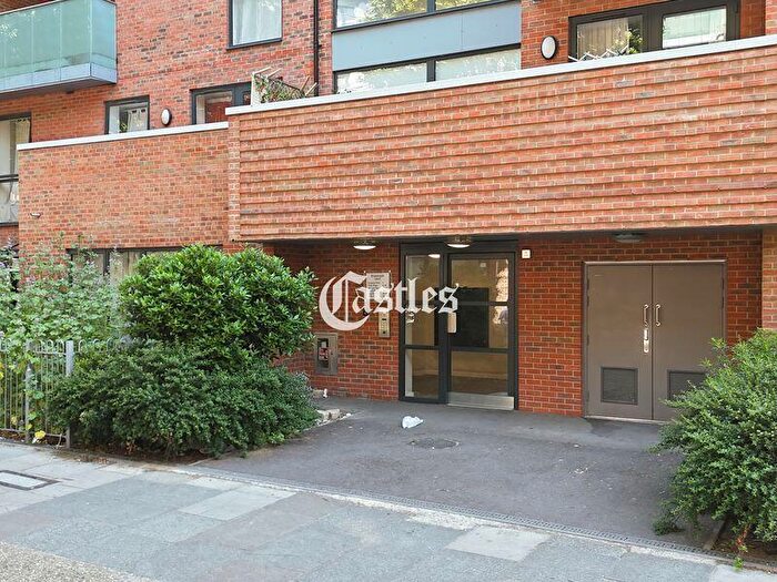 2 Bedroom Apartment For Sale In Bathurst Square, London, N15