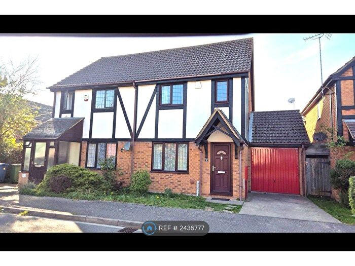 3 Bedroom Semi-Detached House To Rent In Martingale Close, Cambridge, CB4