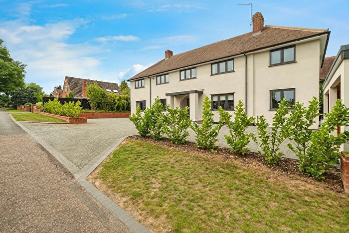 5 Bedroom Detached House For Sale In St Lawrence Drive, Norwich, NR4