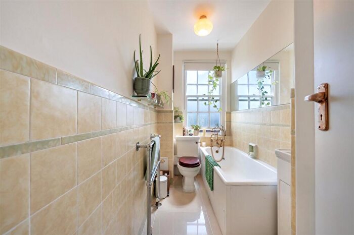 1 Bedroom Flat To Rent In Eton Hall, Eton College Road, Belsize Park, NW3