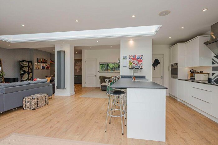 5 Bedroom Semi-Detached House For Sale In Malden Park, New Malden, KT3