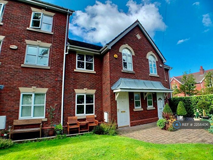 3 Bedroom Terraced House To Rent In Manor Avenue, Greater Manchester, M33